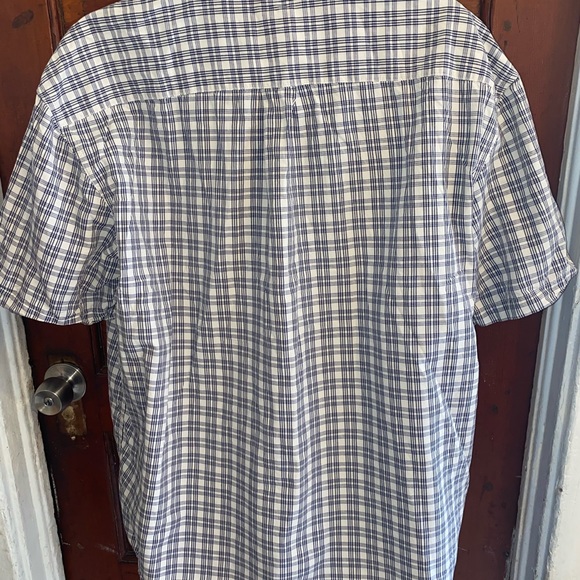 Old Navy Men’s Button Down Short Sleeve - Picture 7 of 7